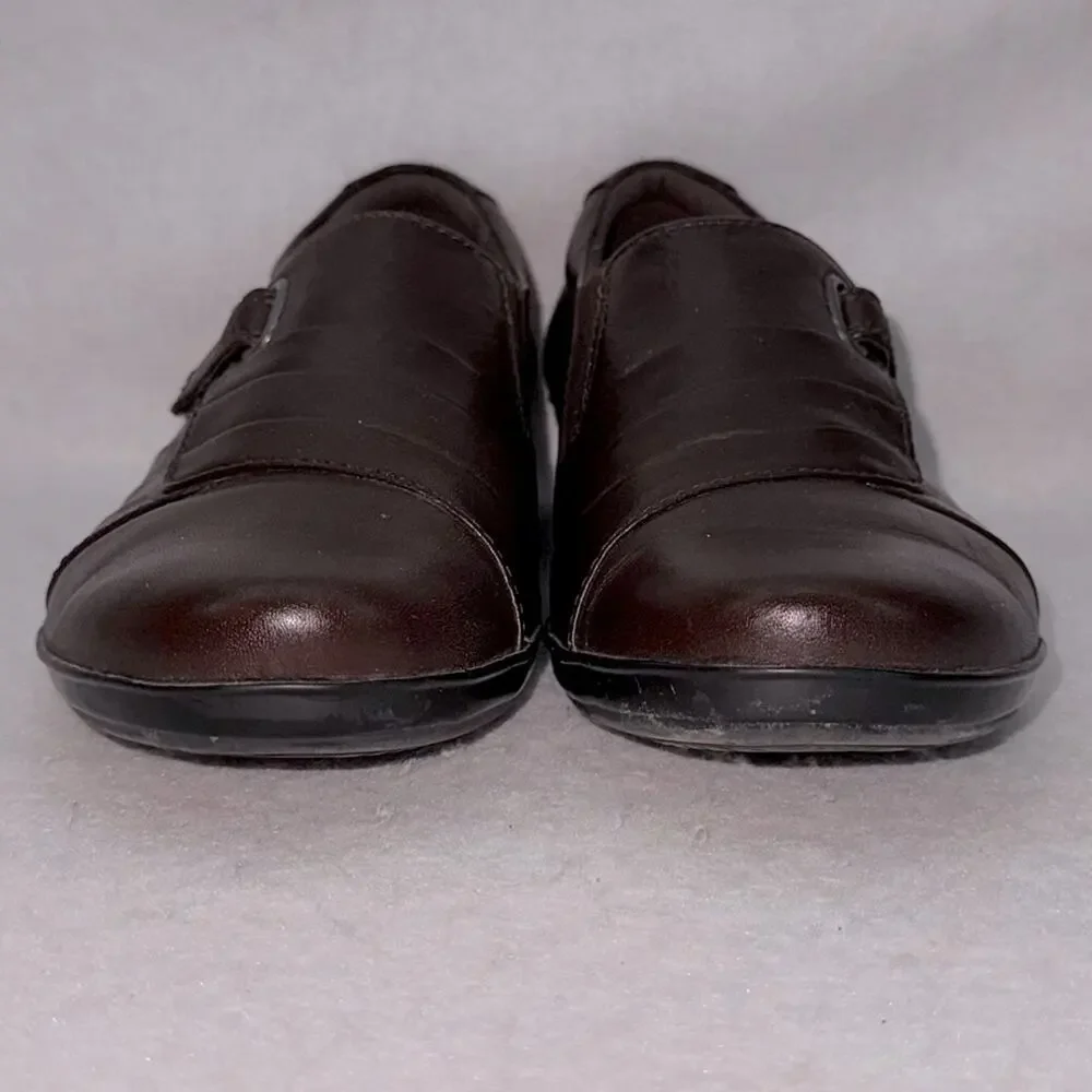 EUC Women’s Clarks Dark Brown Leather Slip-on Comfort Loafers size 8.5